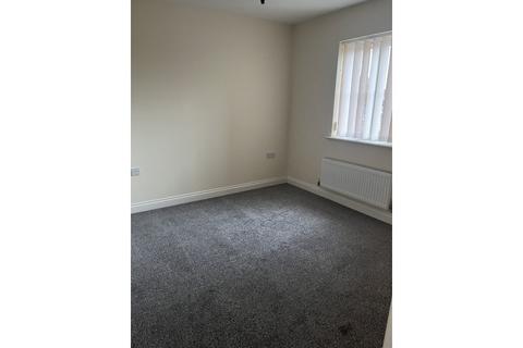 2 bedroom apartment to rent, Riverside Close, Bridgwater TA6