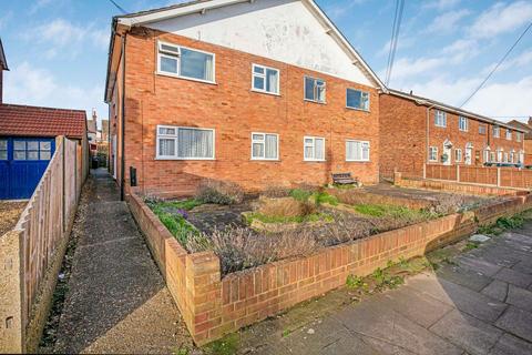 2 bedroom maisonette for sale, Wolsey Road, Ashford, TW15