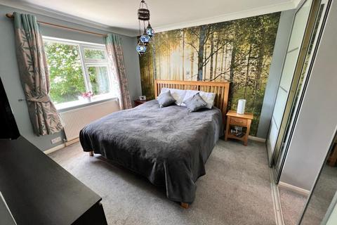 4 bedroom end of terrace house to rent, Homefield Road,  Hemel Hempstead,  HP2