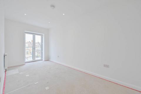 2 bedroom flat to rent, Brownhill Road, Catford, London, SE6