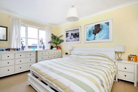 2 bedroom flat to rent, Stockwell Green, Stockwell, London, SW9