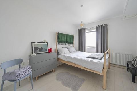 1 bedroom flat for sale, McCabe Court, Canning Town, London, E16
