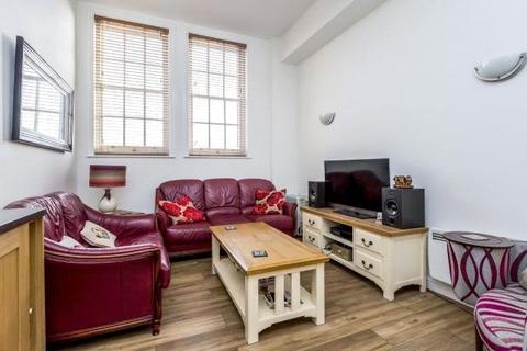 2 bedroom apartment for sale - Salisbury Close, Crewe, Cheshire, CW2