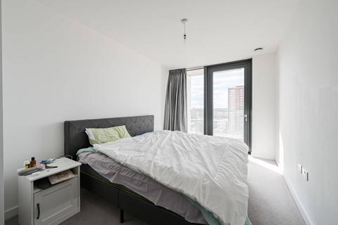 2 bedroom flat for sale - City North Place, Finsbury Park, London, N4