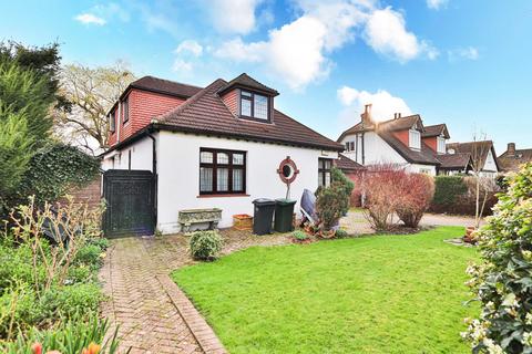 5 bedroom detached house for sale, Cotsford Avenue, New Malden