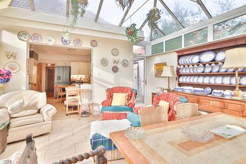 27 Cotsford Avenue, New Malden, KT3 5EU