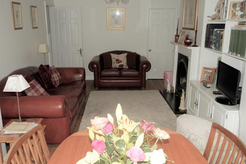 33 Holden Way, Upminster, RM14 1BT