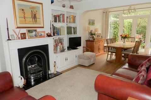 33 Holden Way, Upminster, RM14 1BT