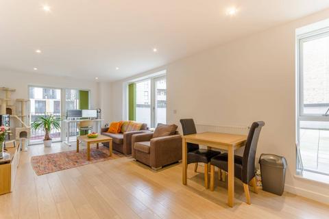 2 bedroom flat to rent - Atkins Square, Hackney Downs, London, E8