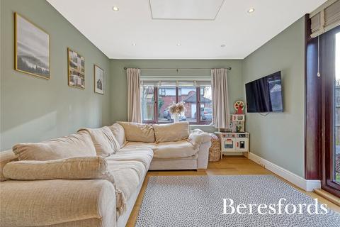 4 Chorley Close, Langdon Hills, Basildon, SS16 6ST