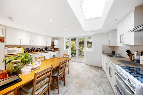 5 bedroom terraced house for sale, St Thomas's Road, Finsbury Park, London, N4