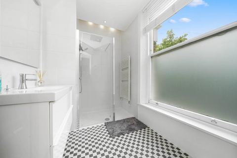 21c Petherton Road, London, N5 2QX