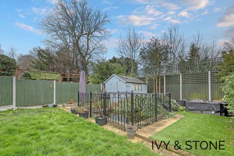 4 bedroom semi-detached house for sale, Kings Avenue, Woodford Green, Essex