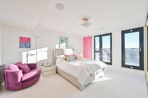 2 bedroom penthouse to rent, Webber Street, Southwark, London, SE1