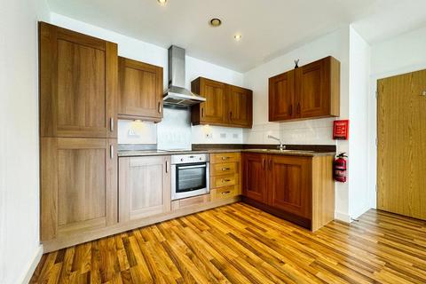 2 bedroom flat to rent, Houseman Crescent, West Didsbury, Manchester, M20