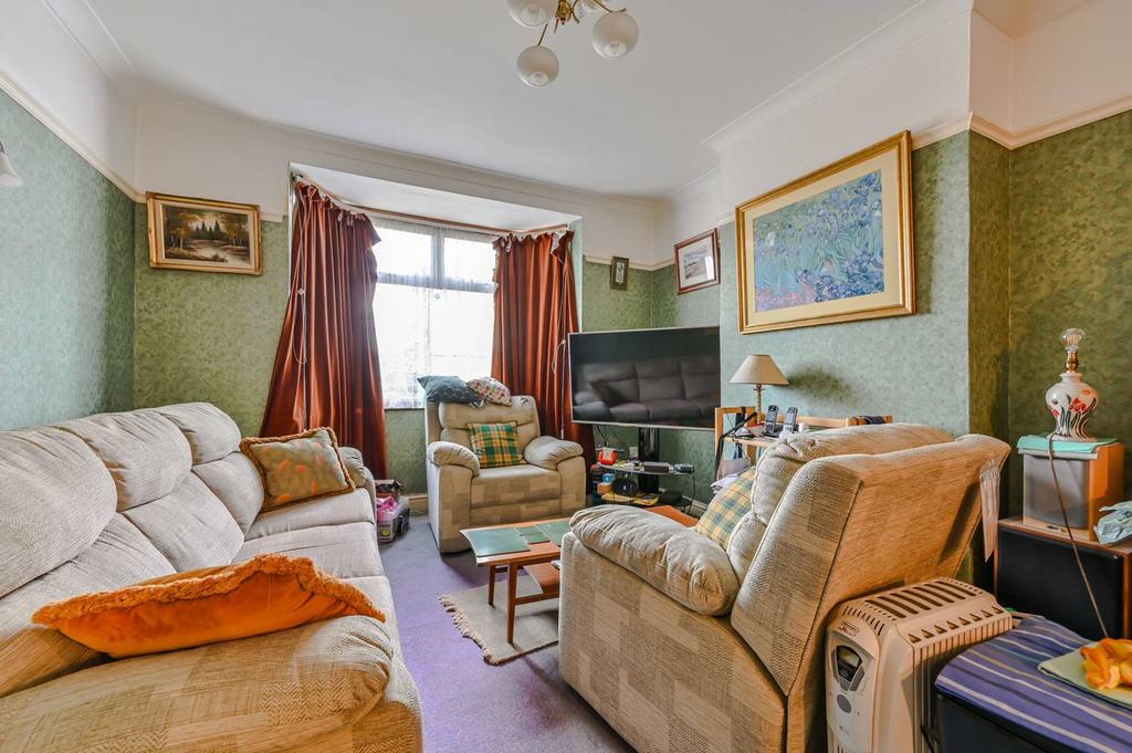 Broadwater Road, Tooting, London, SW17 3 bed semidetached house for