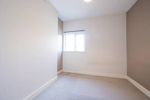64b Ribblesdale Road, London, SW16 6SE