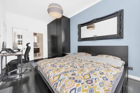 2 bedroom flat for sale, Cartwright Street, Tower Hill, London, E1
