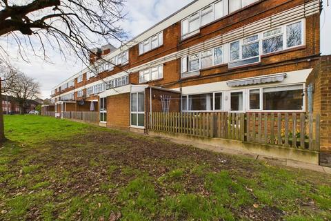 2 bedroom apartment to rent - Columbia Close, Gloucester