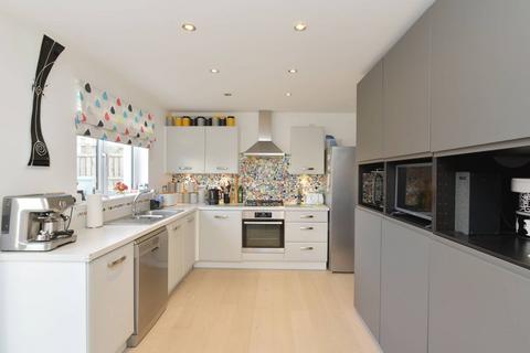 6 Beech Path, East Calder, Livingston, EH53 0FR