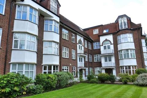 3 bedroom apartment to rent, Queens Road, London NW4