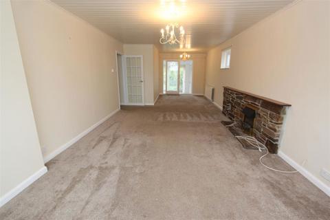 3 bedroom property to rent, Hawthorn Park Road, Plymouth PL9