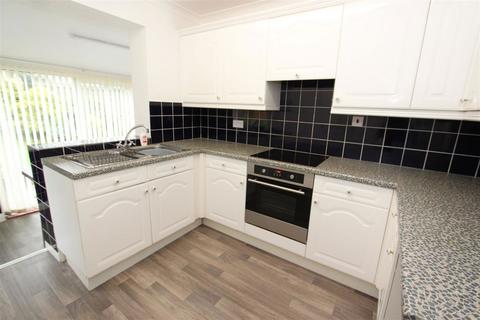 3 bedroom property to rent, Hawthorn Park Road, Plymouth PL9