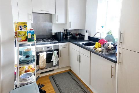 2 bedroom apartment for sale, Cornwell Avenue, Crawley RH10