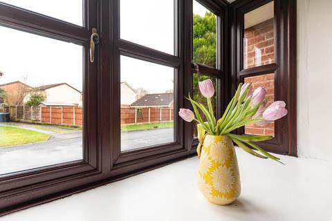 21 Bramshill Close, Birchwood, Warrington, WA3 6TY