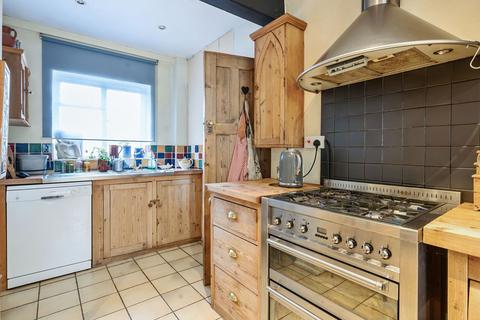 14 Everard Lane, Caterham, CR3 6QS