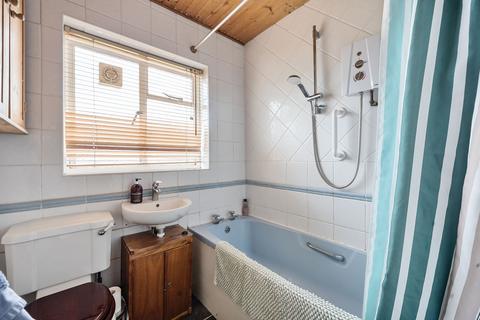14 Everard Lane, Caterham, CR3 6QS