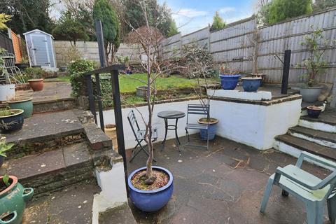 48 The Glade, Coulsdon, CR5 1SL