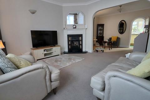 48 The Glade, Coulsdon, CR5 1SL