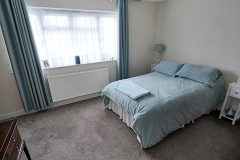 48 The Glade, Coulsdon, CR5 1SL