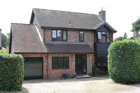 4 bedroom detached house for sale, Storrington - detached family home