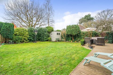 4 bedroom detached house for sale, Storrington - detached family home