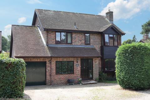 3 Fox Dell, Storrington, Pulborough, RH20 4JY