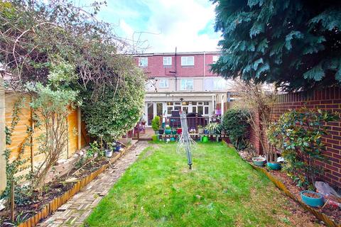 4 bedroom terraced house for sale, Selan Gardens, Hayes, Greater London, UB4