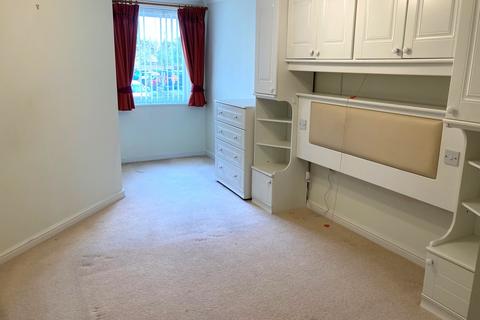 1 bedroom flat for sale, Cathedral Court, London Road