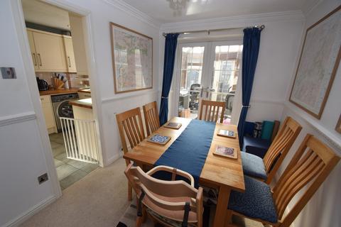17 Cavalier Drive, Apperley Bridge, Bradford, BD10 0UF