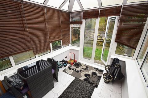 17 Cavalier Drive, Apperley Bridge, Bradford, BD10 0UF
