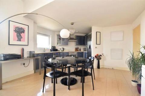 2 bedroom apartment for sale, Parkham House Reynolds Avenue, Redhill RH1