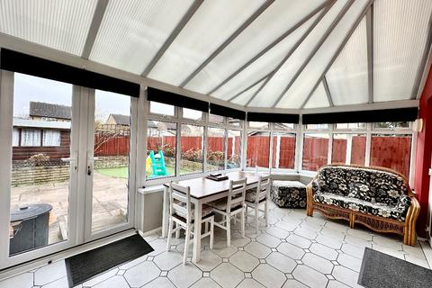 31 Camellia Close, Romford, RM3 0XW