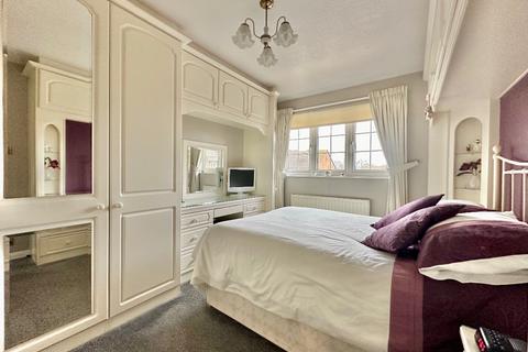 31 Camellia Close, Romford, RM3 0XW
