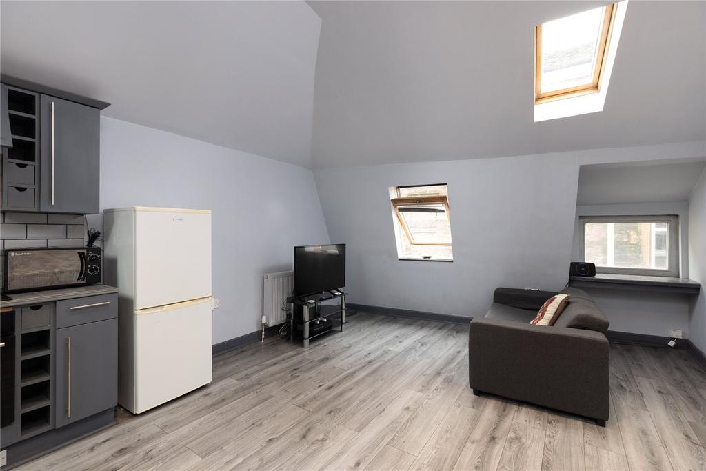 Living Room/Dining