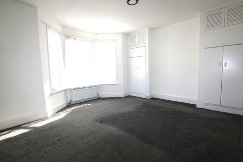 3 bedroom semi-detached house to rent, Harrow