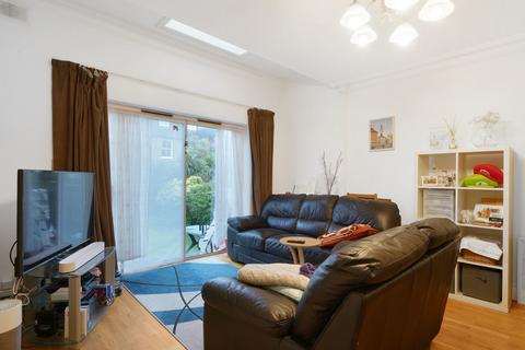 2 bedroom flat to rent, Creffield Road, Ealing