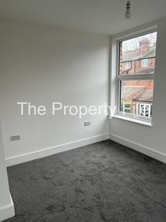 3 bedroom flat to rent, Railway Road, Urmston M41