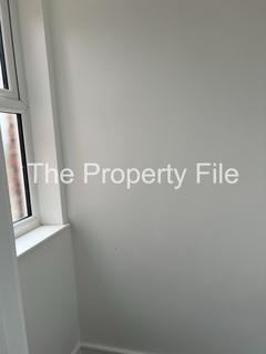 3 bedroom flat to rent, Railway Road, Urmston M41