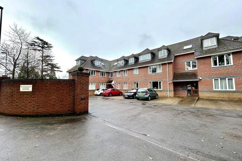 2 bedroom ground floor flat for sale, Bassett Green Road, Southampton